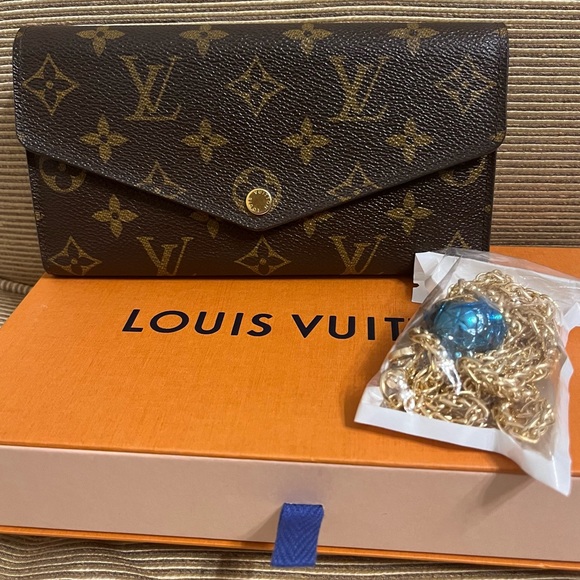 💯Authentic Louis Vuitton Portefeuille Sarah Long Wallet w/Chain inclusion - Picture 4 of 17